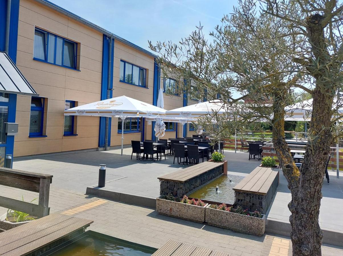 Sporthotel Neuruppin - Apartmenthaus Mit Ferienwohnungen Eksteriør billede
